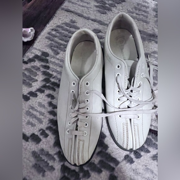 Lady Brunswick White Leather bowling shoes women’s size 7 and a half - Picture 6 of 7